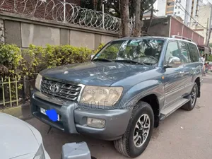 Photo - Toyota Land Cruiser 2005 Gray