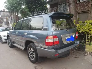 Toyota Land Cruiser 2005 Gray