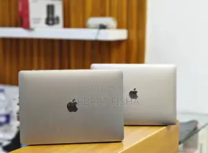 New Laptop Apple MacBook Pro 16GB Intel Core I5 SSD 256GB