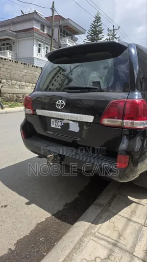 Toyota Land Cruiser 2010 Gray