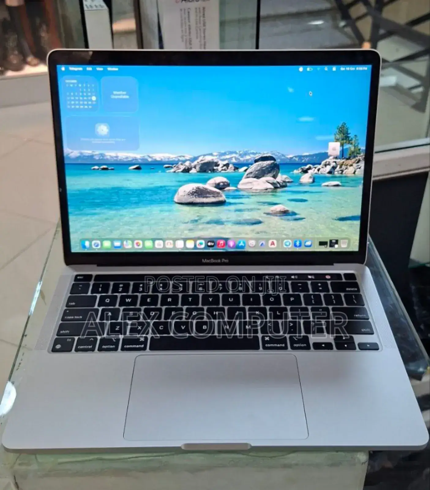 New Laptop Apple MacBook Pro 2022 M2 8GB Apple M2 SSD 512GB