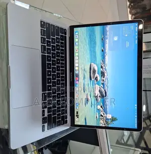 New Laptop Apple MacBook Pro 2022 M2 8GB Apple M2 SSD 512GB