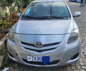 Photo - Toyota Yaris 2007 Silver