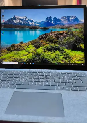 New Laptop Microsoft Surface 16GB Intel Core I7 SSD 512GB