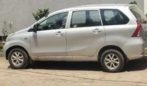 Photo - Toyota Avanza 2015 Silver