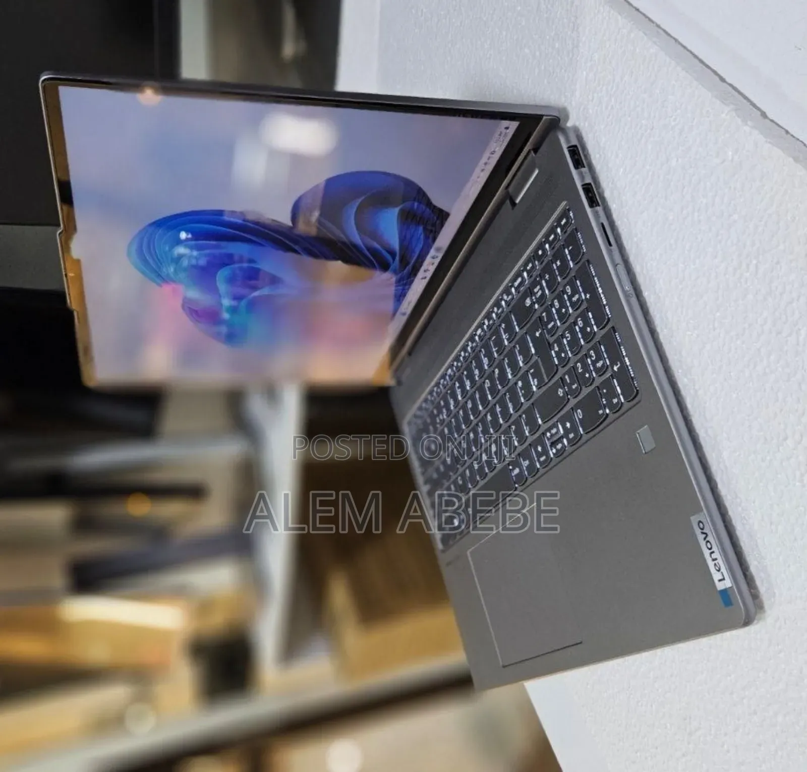 New Laptop Lenovo Yoga 7i 16GB Intel Core I5 SSD 512GB