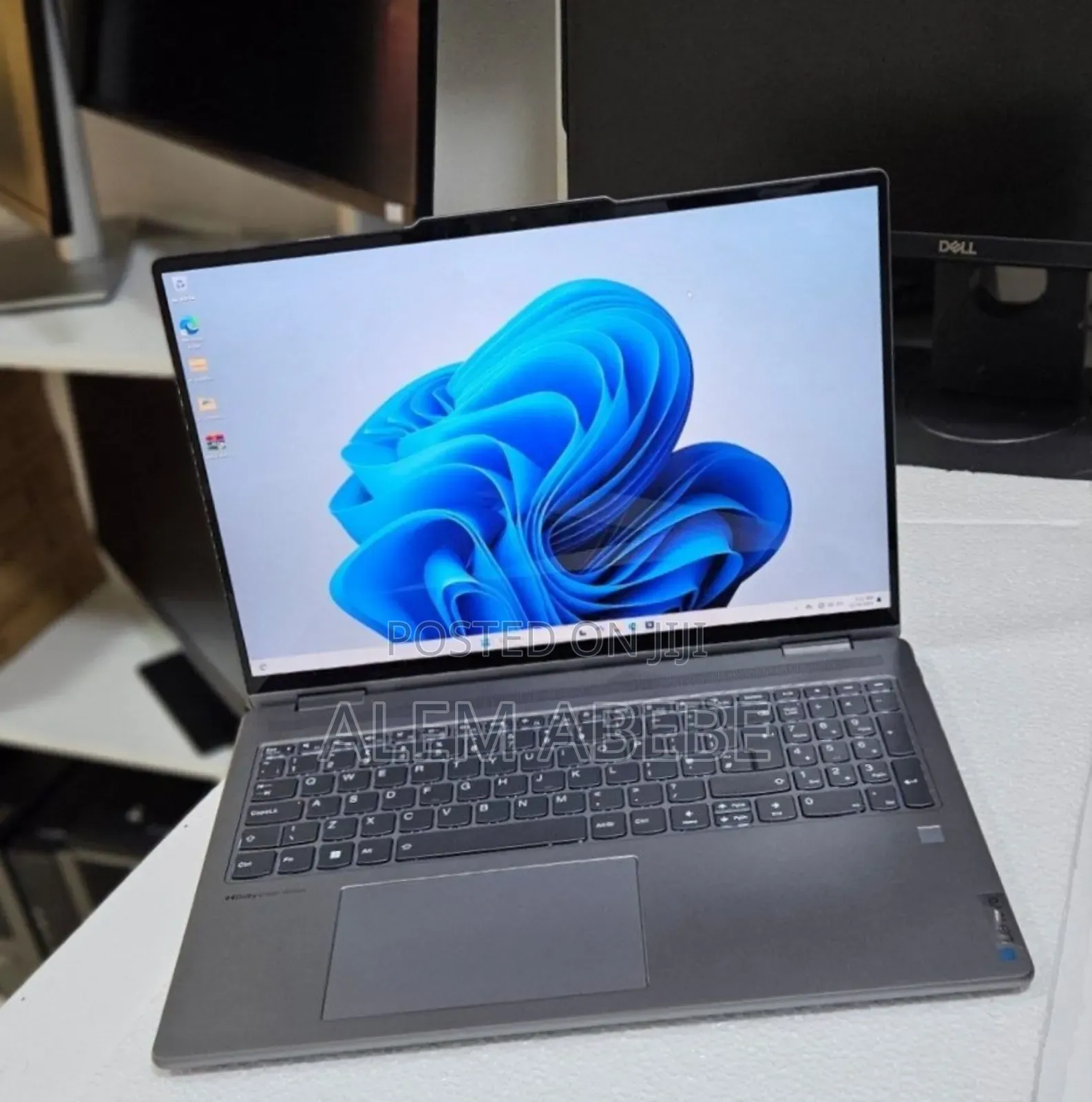 New Laptop Lenovo Yoga 7i 16GB Intel Core I5 SSD 512GB