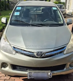 Photo - Toyota Avanza 2014 Beige