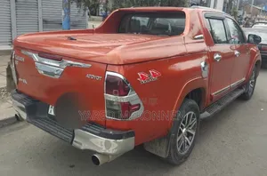 Toyota Hilux 2017 Orange