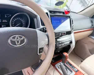 Toyota Land Cruiser 2016 Silver