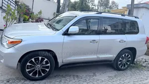 Toyota Land Cruiser 2016 Silver