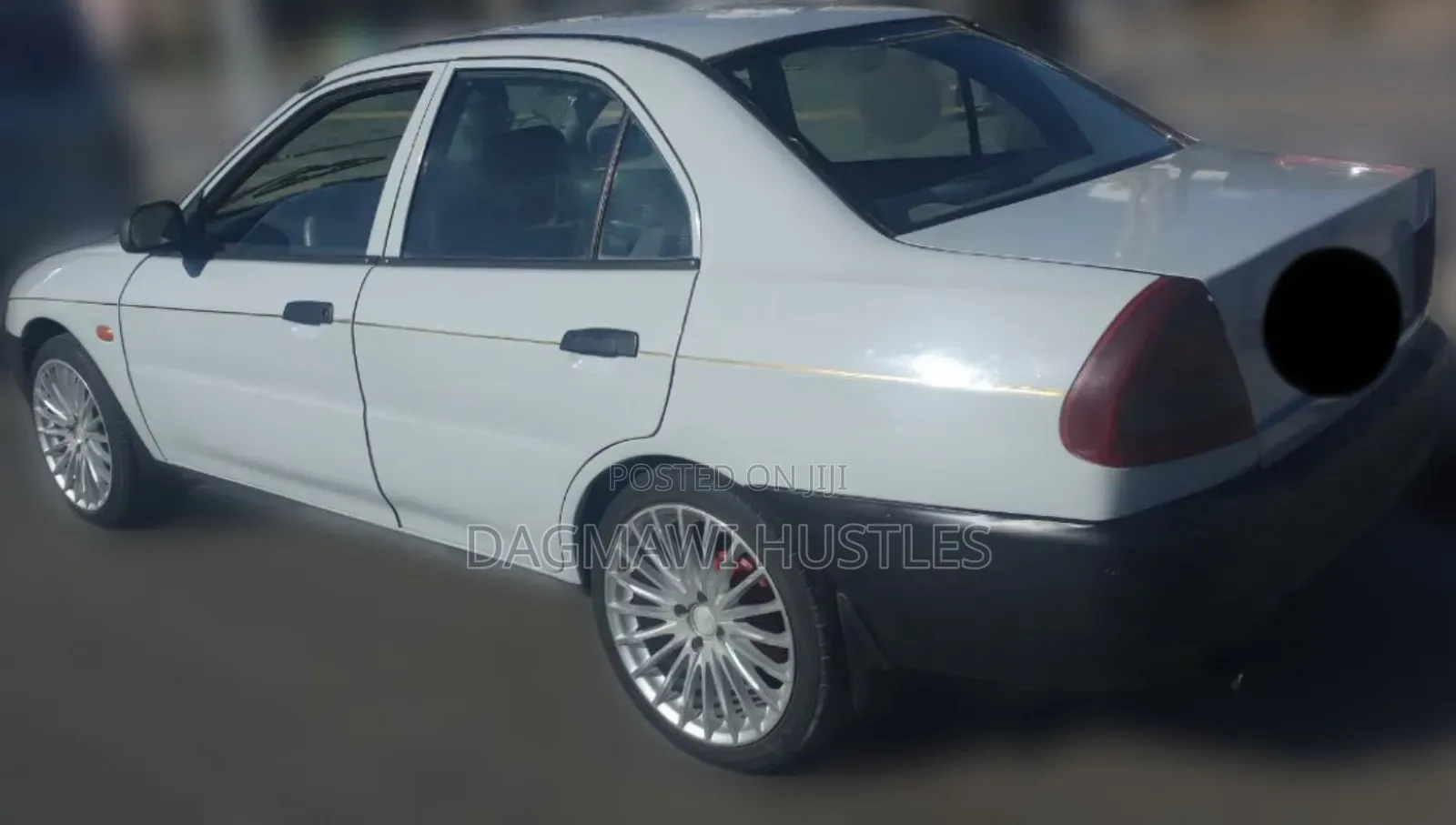 Mitsubishi Lancer 1998 White