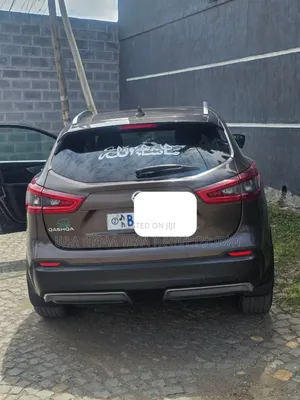 Nissan Qashqai 2018 Brown