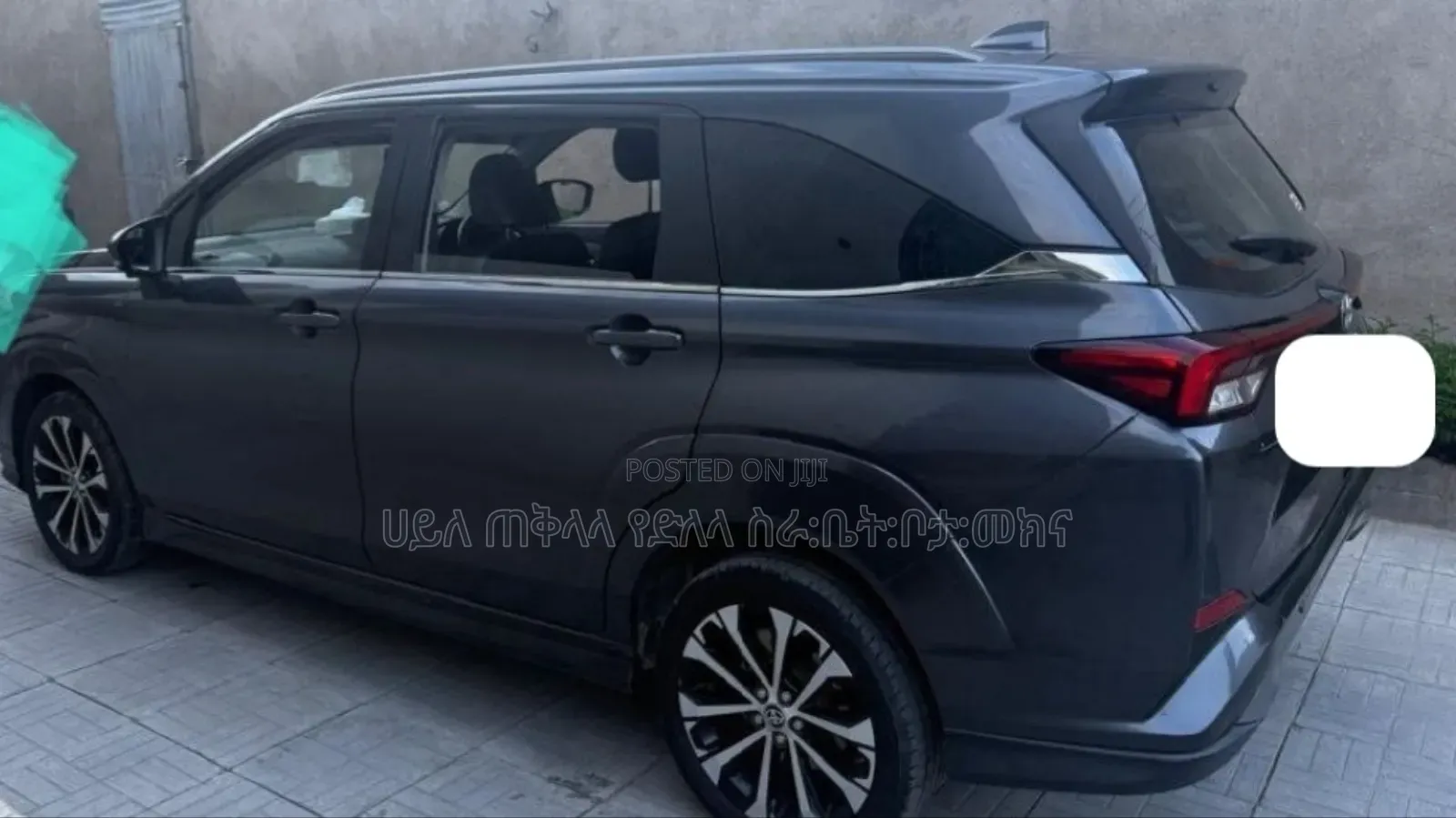 Toyota Veloz 1.5 CVT FWD 2022 Matt Black