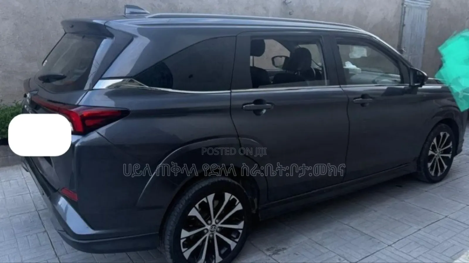 Toyota Veloz 1.5 CVT FWD 2022 Matt Black