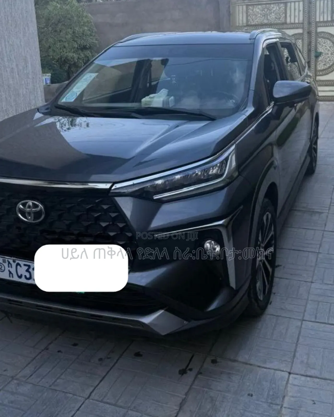 Toyota Veloz 1.5 CVT FWD 2022 Matt Black