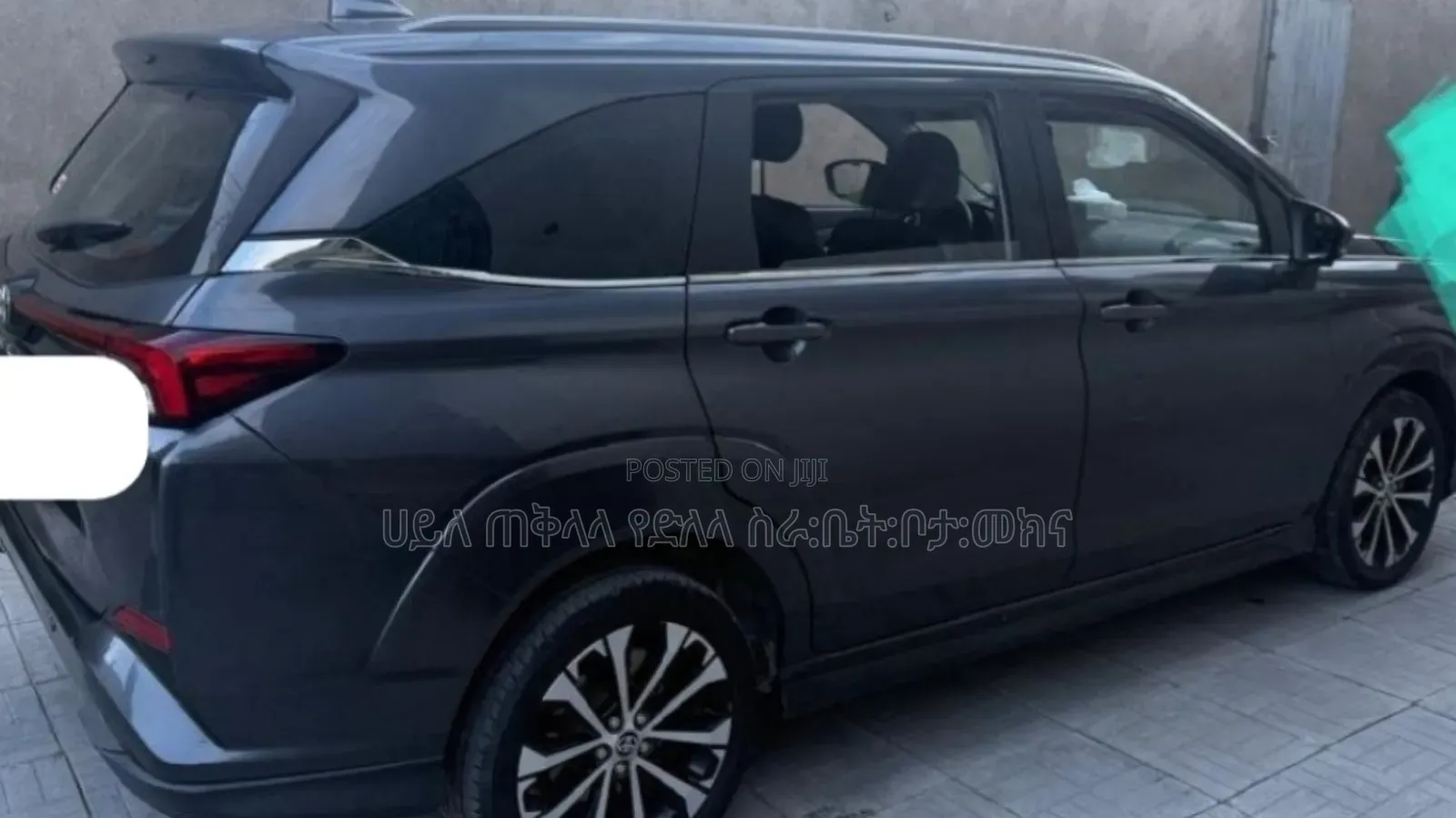 Toyota Veloz 1.5 CVT FWD 2022 Matt Black