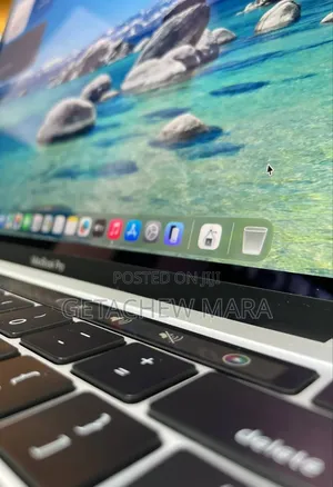 New Laptop Apple MacBook Pro M1 8GB Intel SSD 512GB