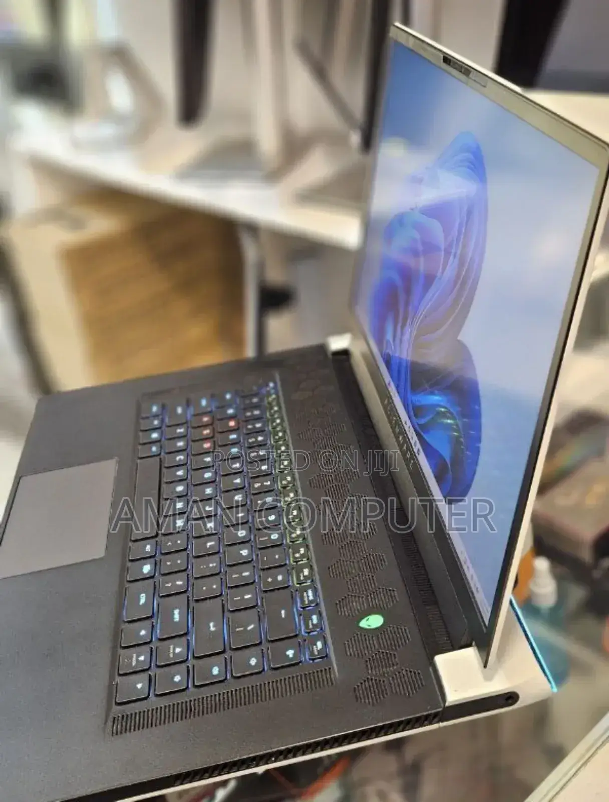 New Laptop Alienware M17x R2 32GB Intel Core 2 Quad SSD 512GB