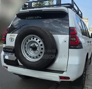 Toyota Land Cruiser 2019 White