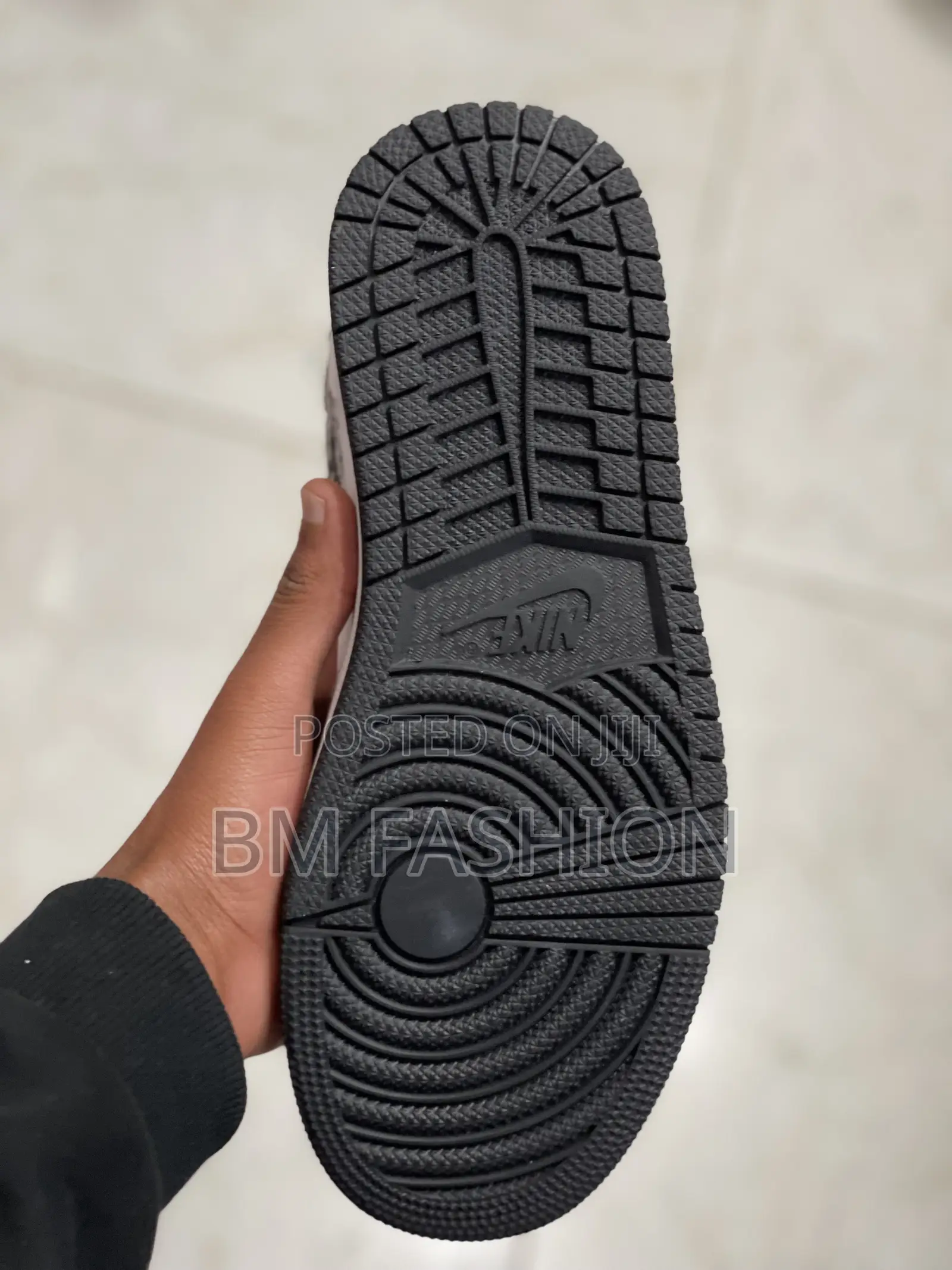 Air Jordan 1 Men’S Low Dunk Black and White