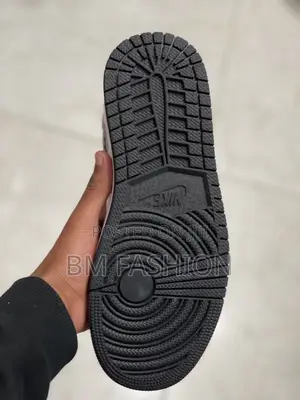 Air Jordan 1 Men’S Low Dunk Black and White