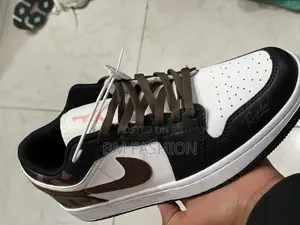 Jordan 1 Low Trainers Black/White Baroque