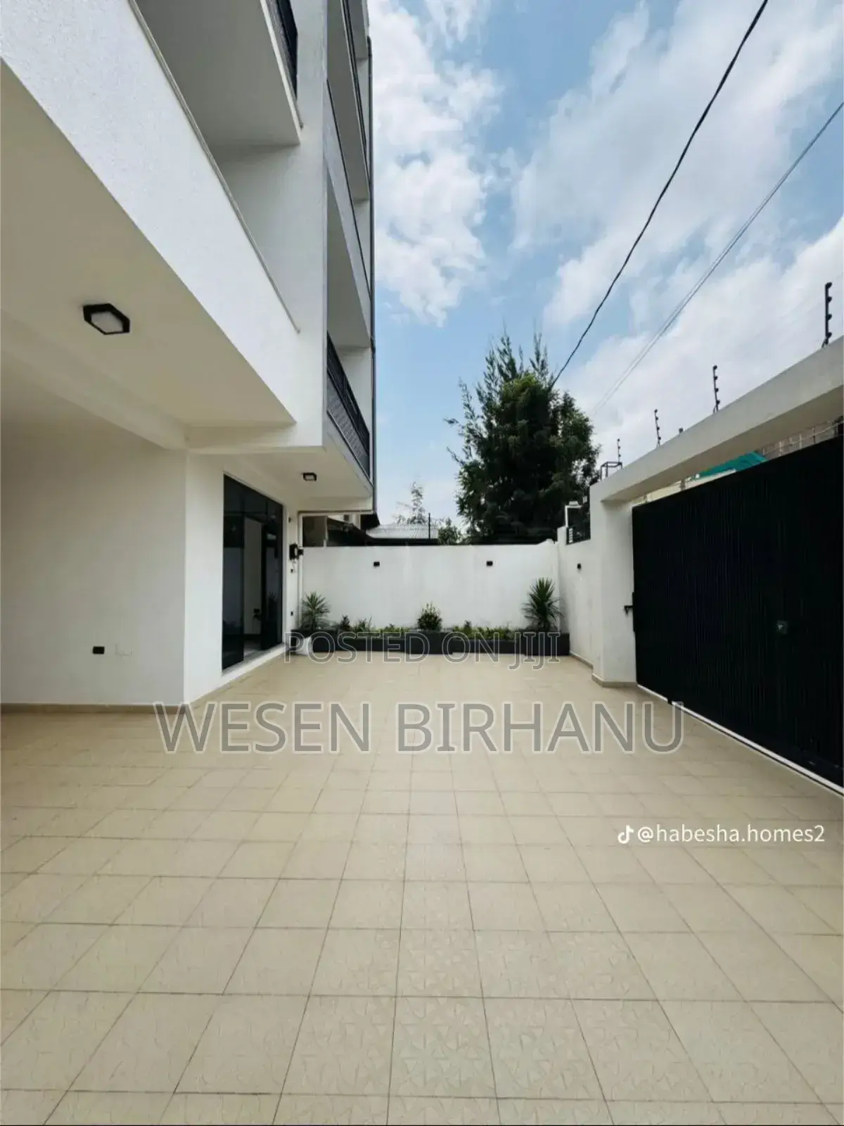 9bdrm Townhouse/Terrace in የ ግል ቤት, Yeka for sale