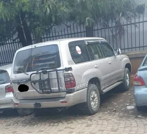 Photo - Toyota Land Cruiser 2004 Silver