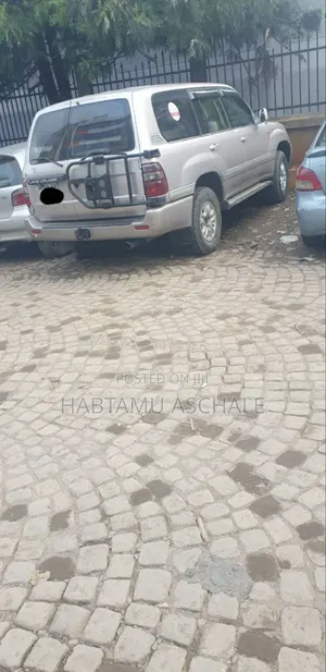 Toyota Land Cruiser 2004 Silver