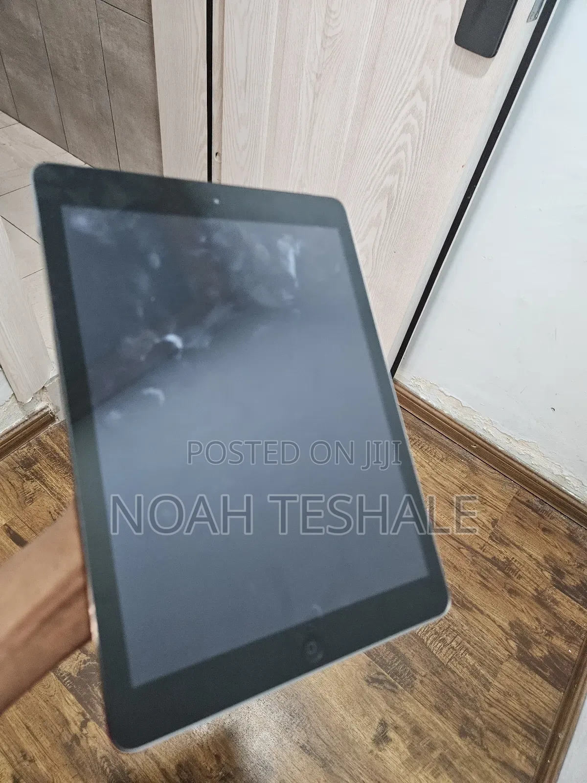 New Apple iPad Air 16 GB Gray