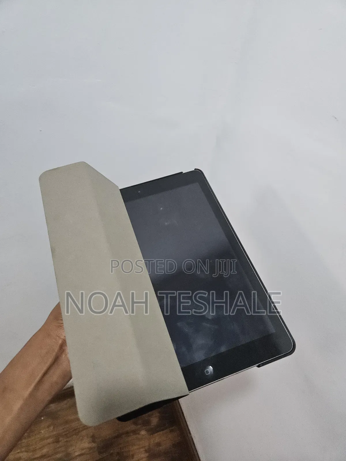 New Apple iPad Air 16 GB Gray