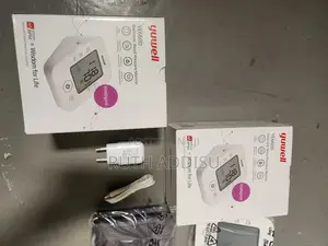 Photo - Digital Blood Pressuer Monitor麩質digital Blood Pressuer Monitor Medical