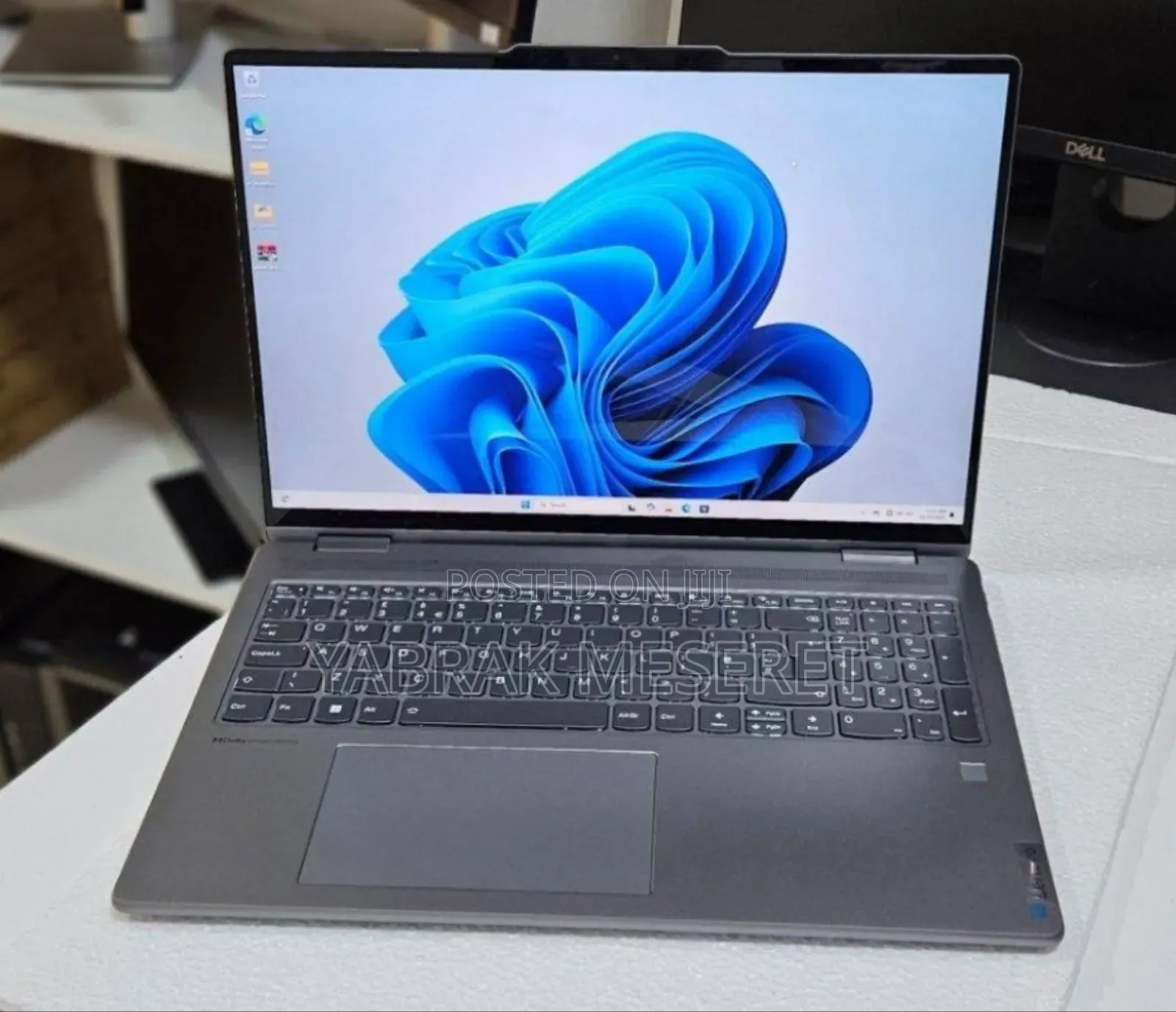 New Laptop Lenovo Yoga 7i 16GB Intel Core I7 SSD 512GB