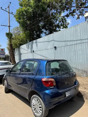 Toyota Vitz 2001 Blue
