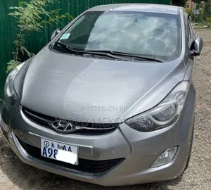 Photo - Hyundai Avante 2013 Silver