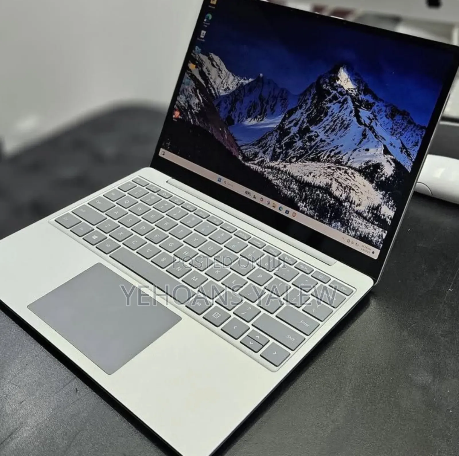 New Laptop Microsoft Surface 8GB Intel Core I5 SSD 128GB