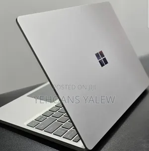 New Laptop Microsoft Surface 8GB Intel Core I5 SSD 128GB