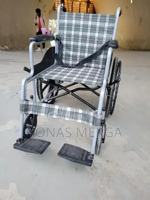 Wheelchair for Elderly Disabled韞血wheelchair冧nofootrest (Cp-30a5n)