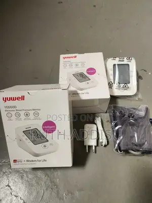 Photo - Yuwell Digital Blood Pressure Monitor輕微brand New Blood Pressuer Monito