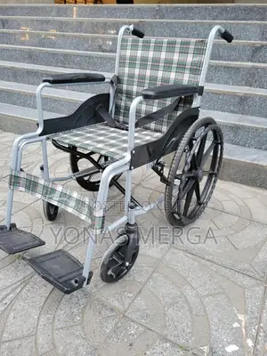 Self Propelled Wheelchair输爰wheelchair\\ by Both Users and Caregivers.