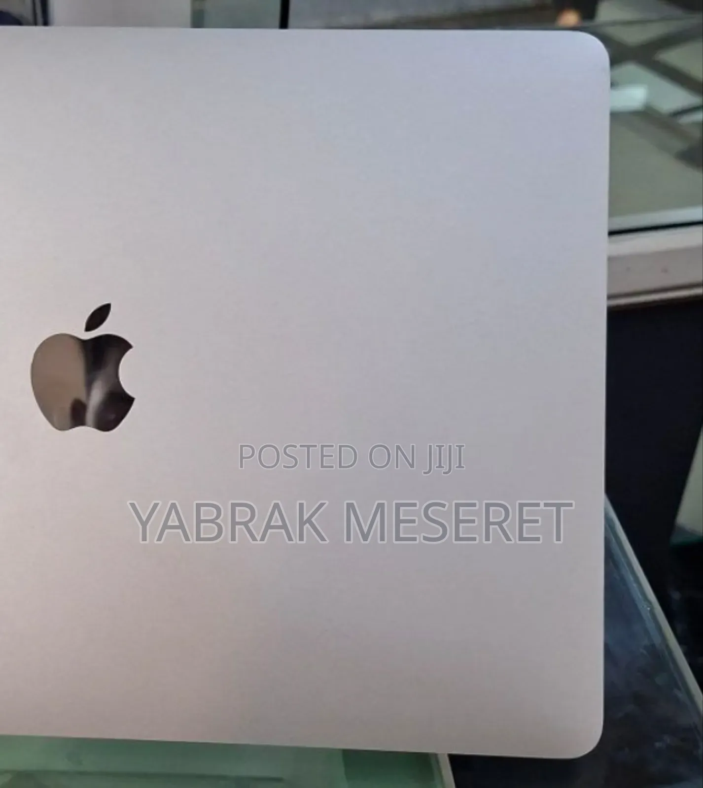 New Laptop Apple MacBook Pro 2022 M2 8GB Apple M2 SSD 512GB