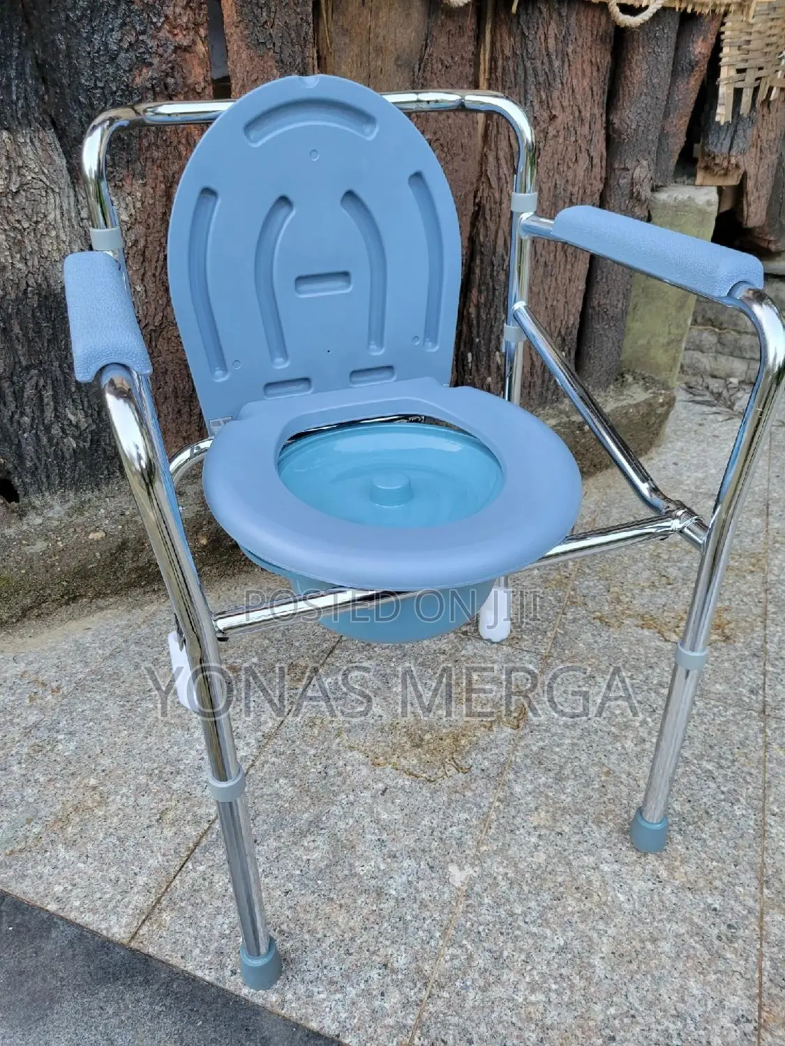 Bucket | 3-in-1chair氅痠commode Chair又會supportive Armrests
Easy to Clean