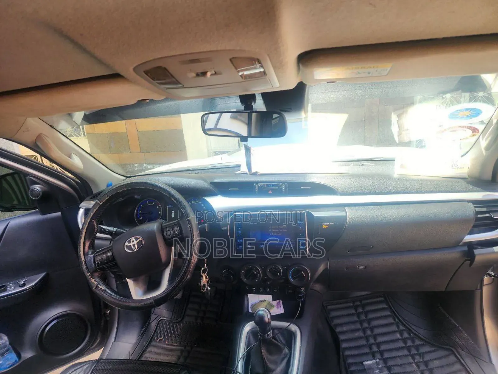 Toyota Hilux 2018 Gold