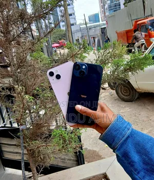 Photo - Apple iPhone 13 128 GB