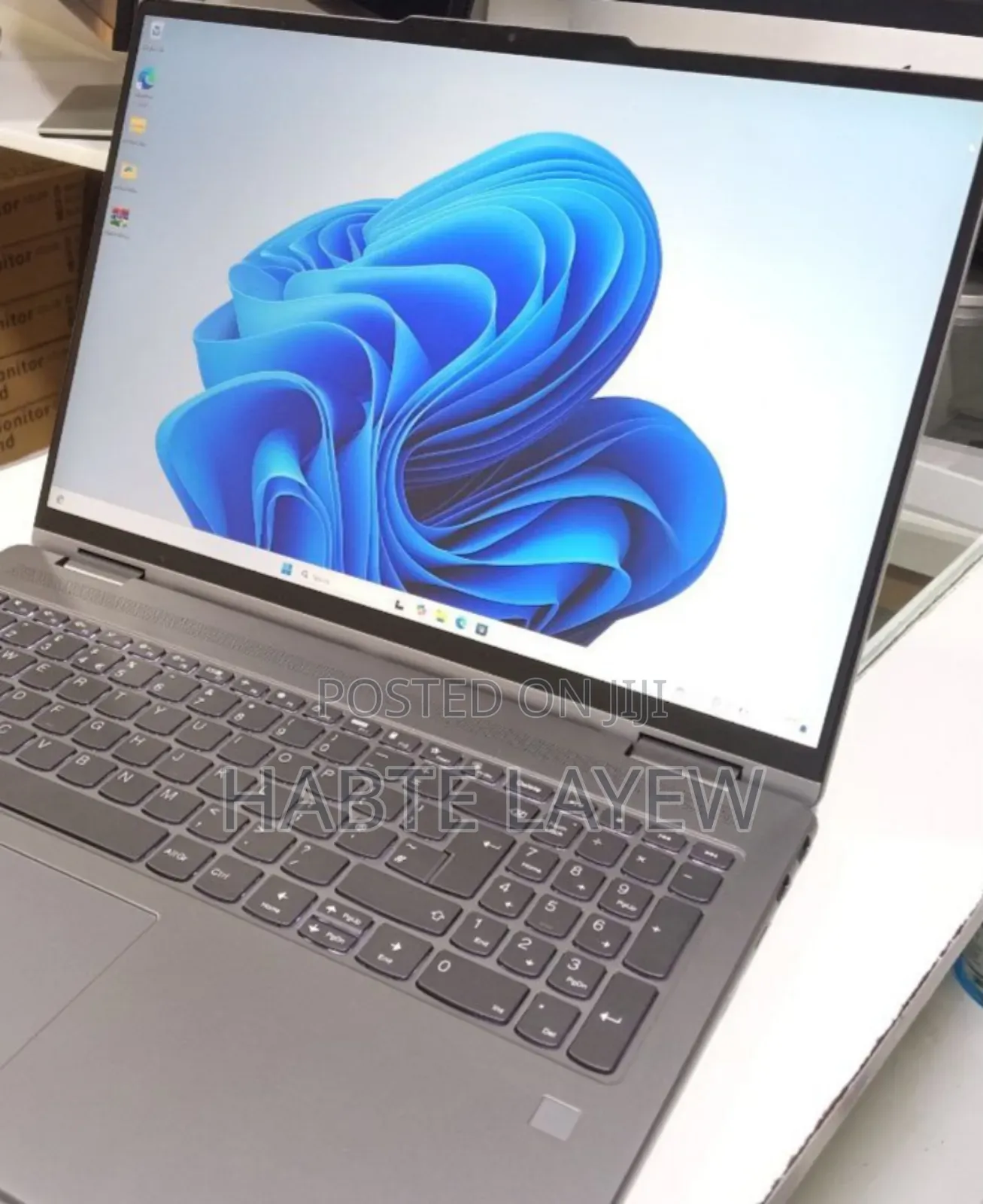 New Laptop Lenovo Yoga 7i 16GB Intel Core i7 SSD 512GB