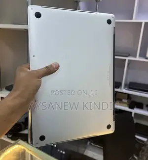 New Laptop Apple MacBook Pro 2019 32GB Intel Core I9 SSD 512GB