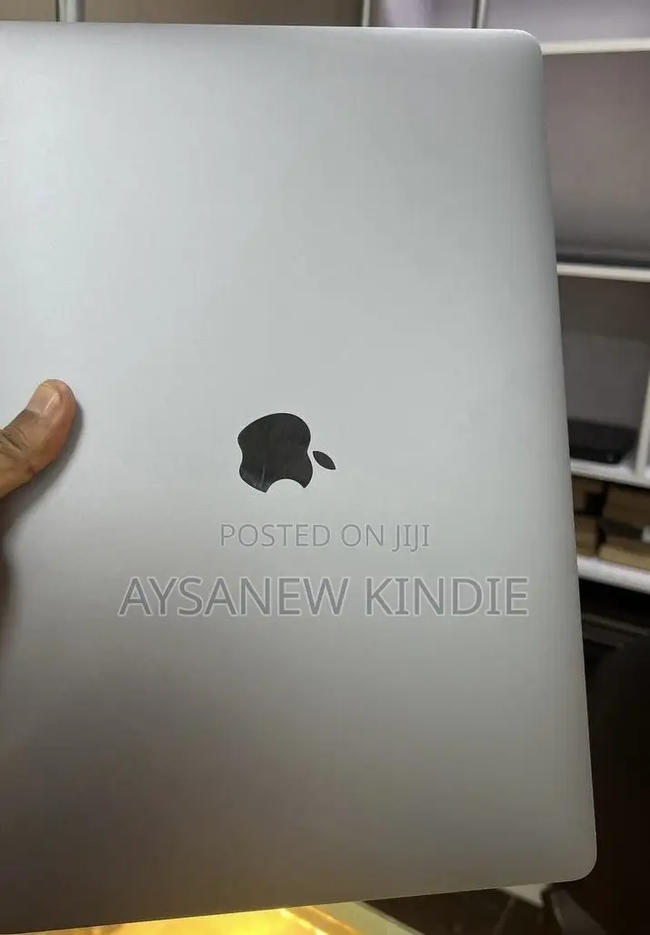 New Laptop Apple MacBook Pro 2019 32GB Intel Core I9 SSD 512GB