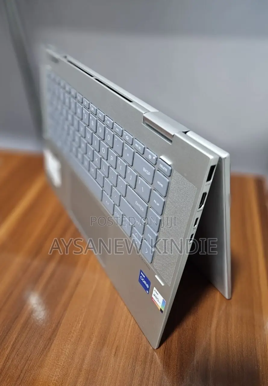 New Laptop HP Envy X360 8GB Intel Core I5 SSD 512GB
