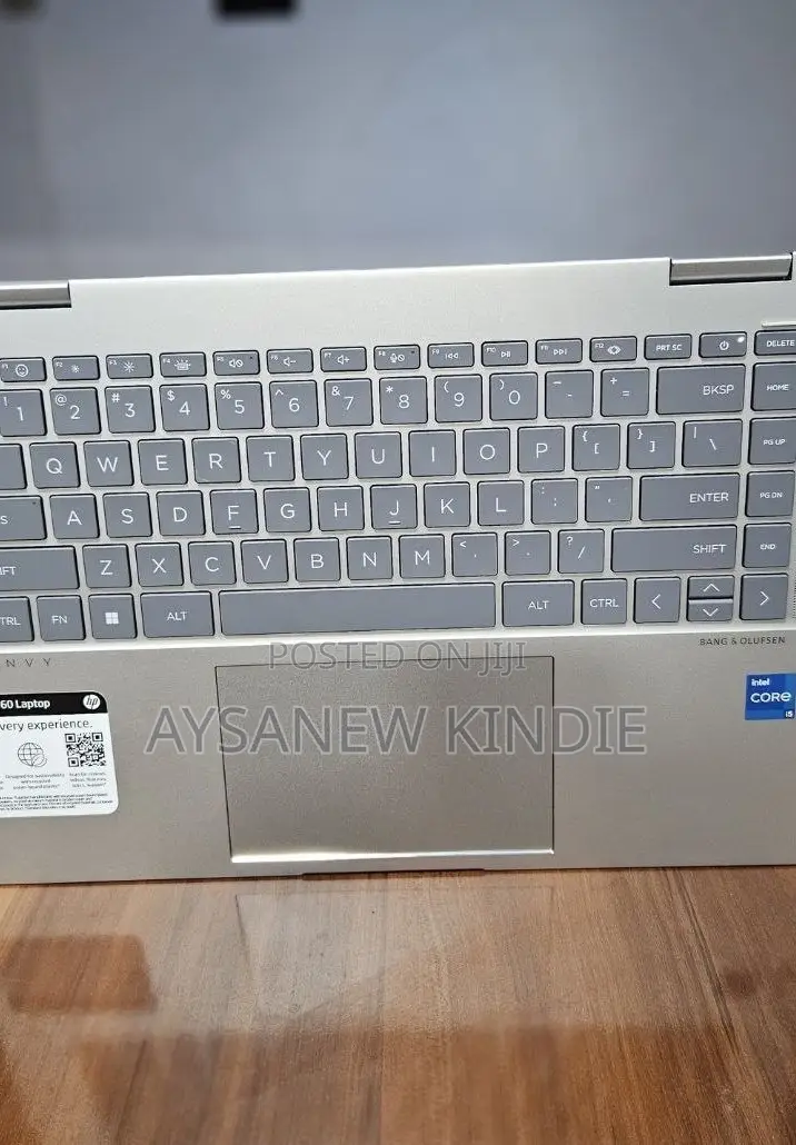 New Laptop HP Envy X360 8GB Intel Core I5 SSD 512GB